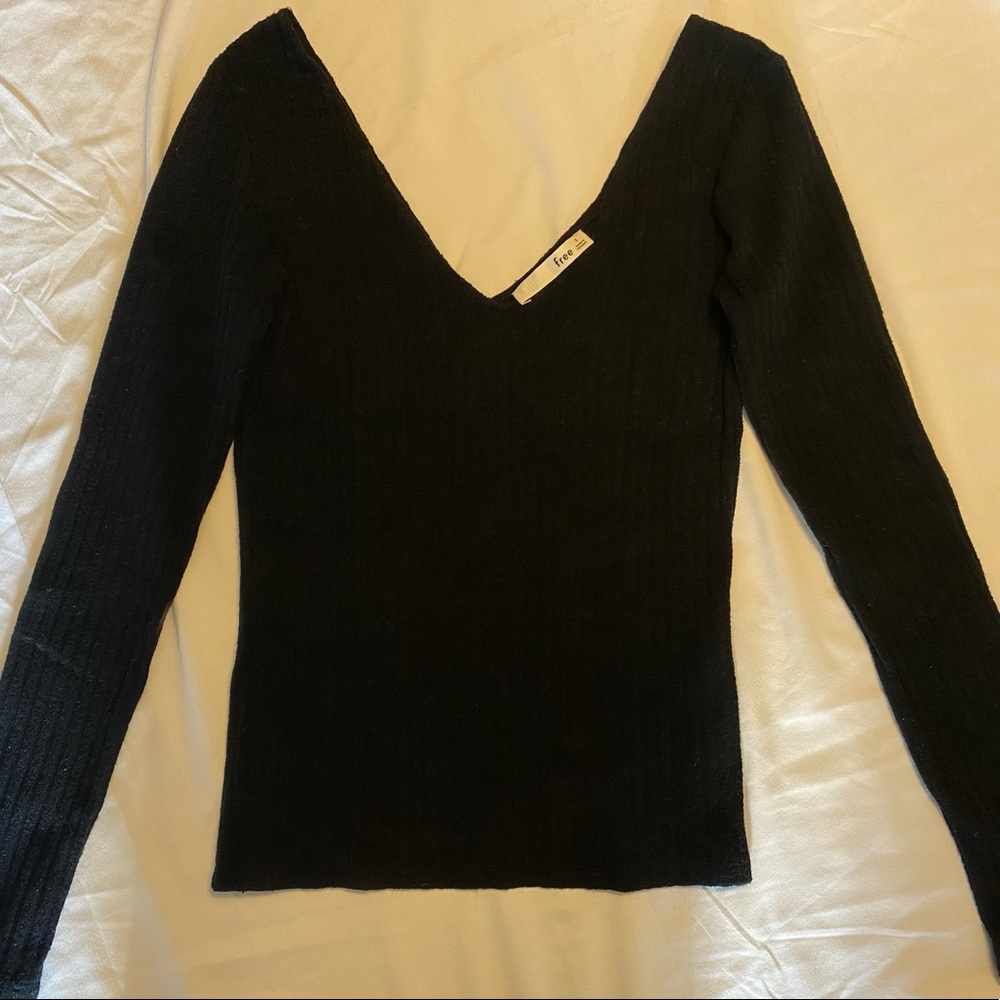 Aritzia Wilfred Deep V Longsleeve